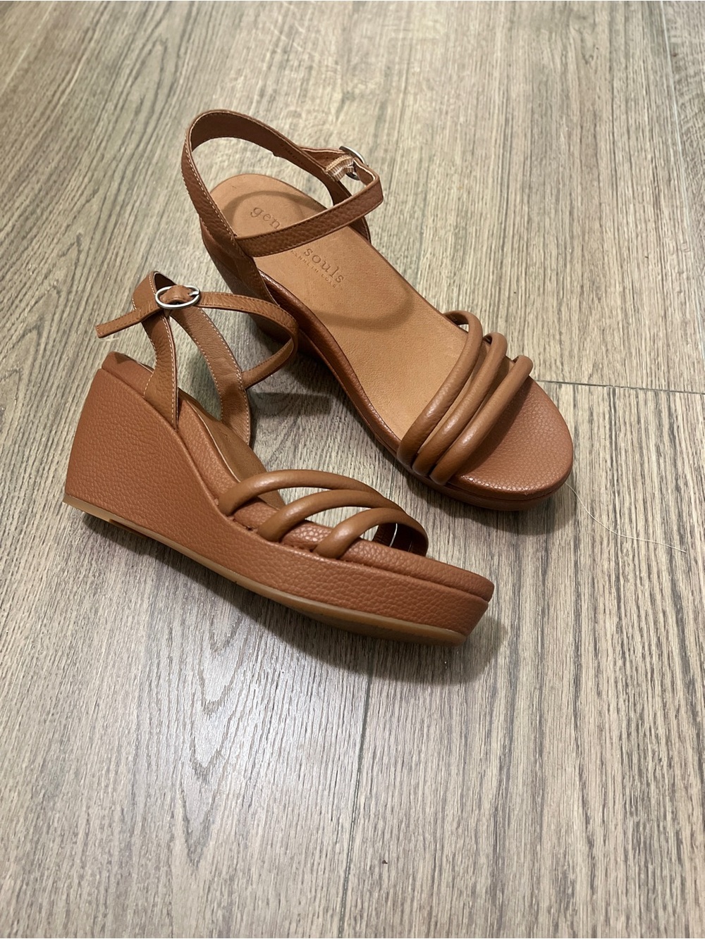 Gentle Souls Viki Sandals 9.5 - Picture 2 of 11